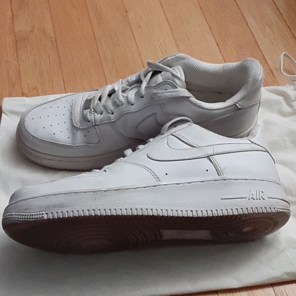 Sneaker - Picture 2 of 9